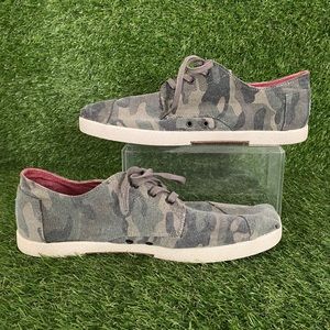 TOMS muted camouflage lace up shoes